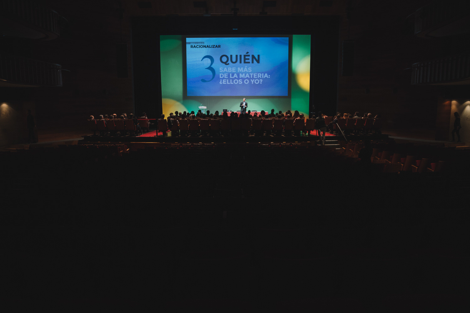 Reportaje de conferencias en Oviedo